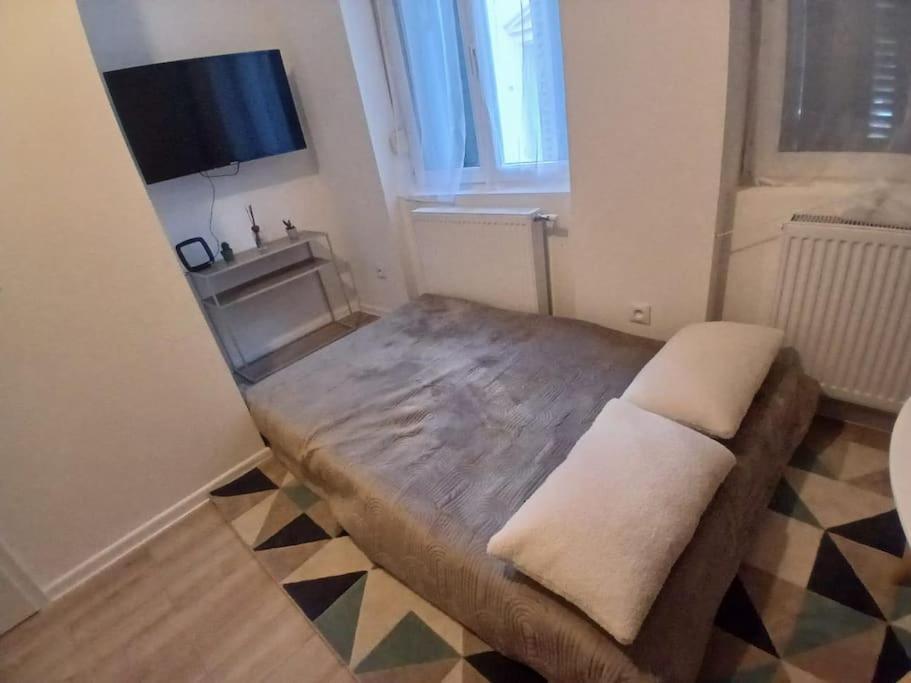 Appartement F1 Orchidee Mulhouse Exteriör bild