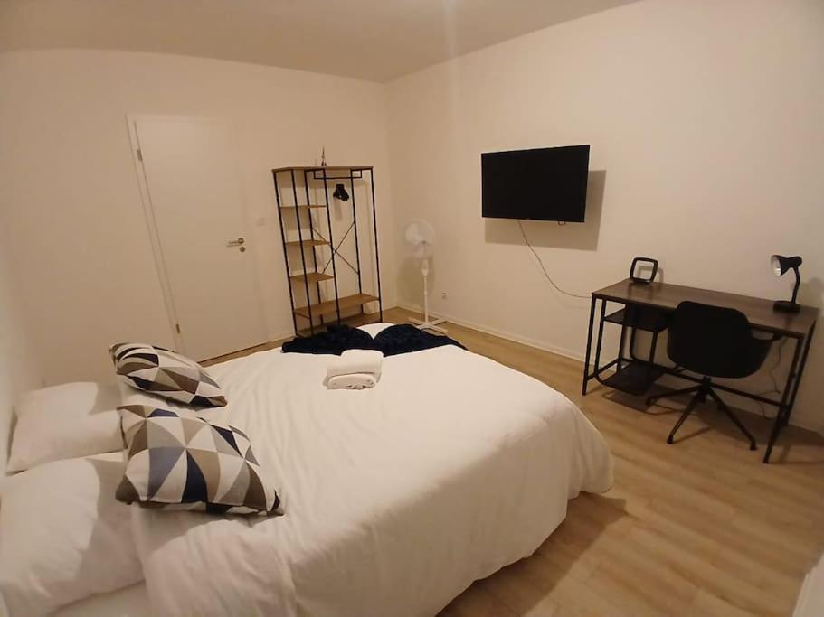 Appartement F1 Orchidee Mulhouse Exteriör bild